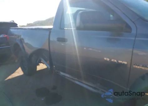 2010 Dodge Ram 1500 St z USA, uszkodzony, nr VIN 3D7JV1ET4AG124970